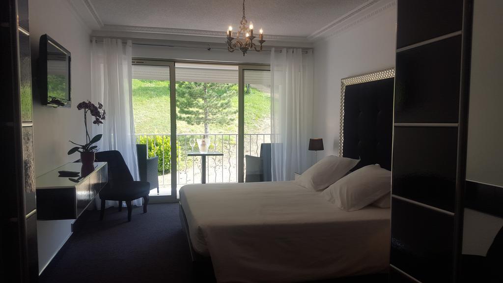 Hotel Les Deux Lions Riez Zewnętrze zdjęcie