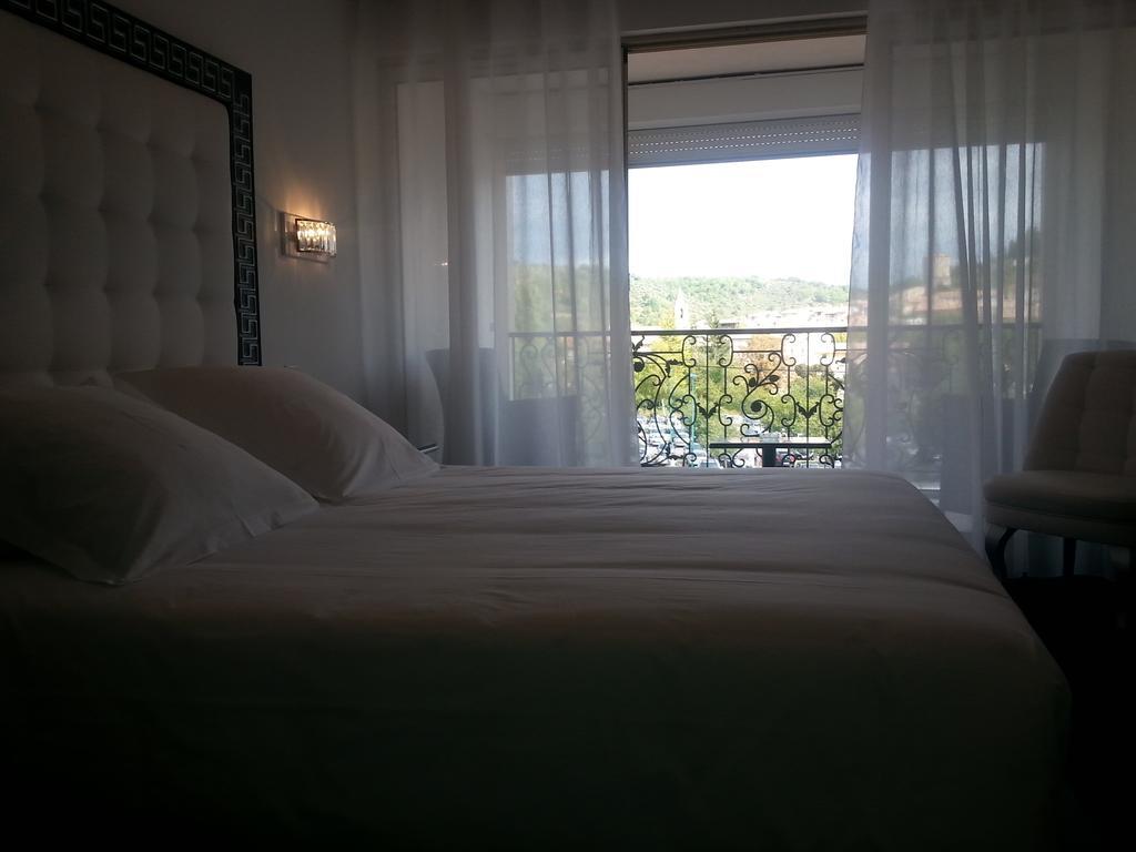 Hotel Les Deux Lions Riez Zewnętrze zdjęcie
